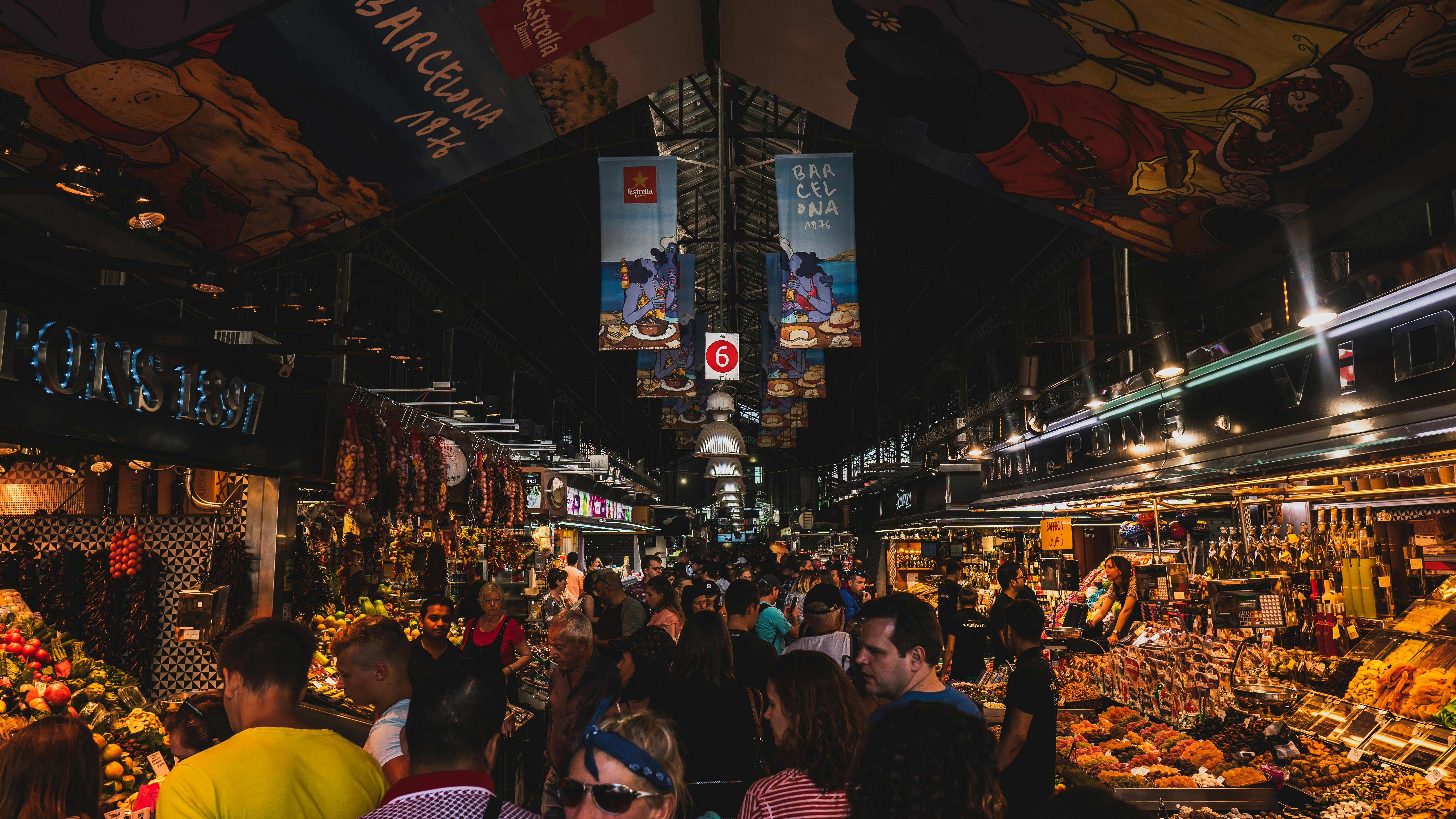 Mercats de Barcelona: sabor, color i vida local