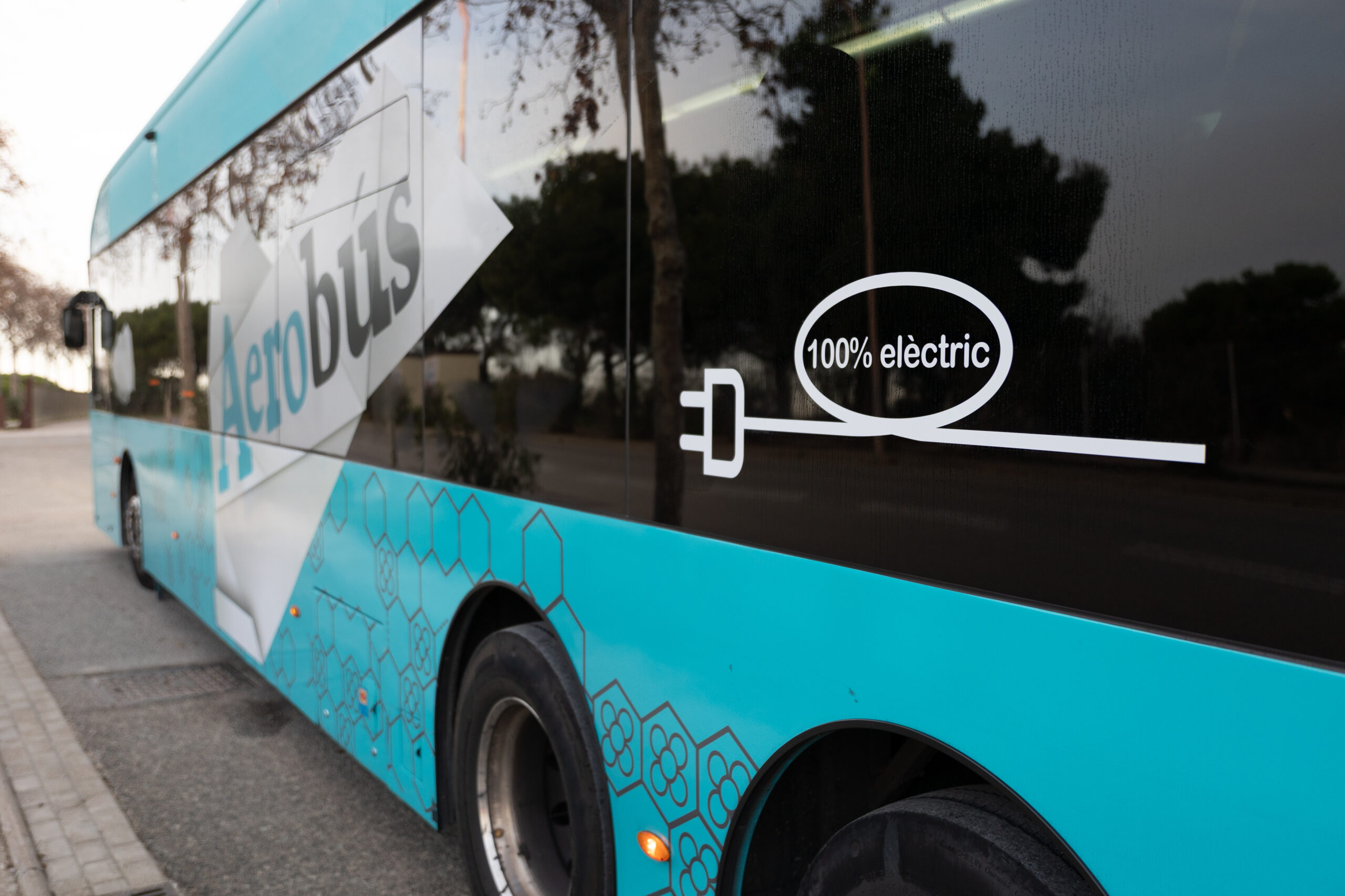 Aerobús has been awarded the European EMAS certificate and has reaffirmed its commitment to sustainable mobility